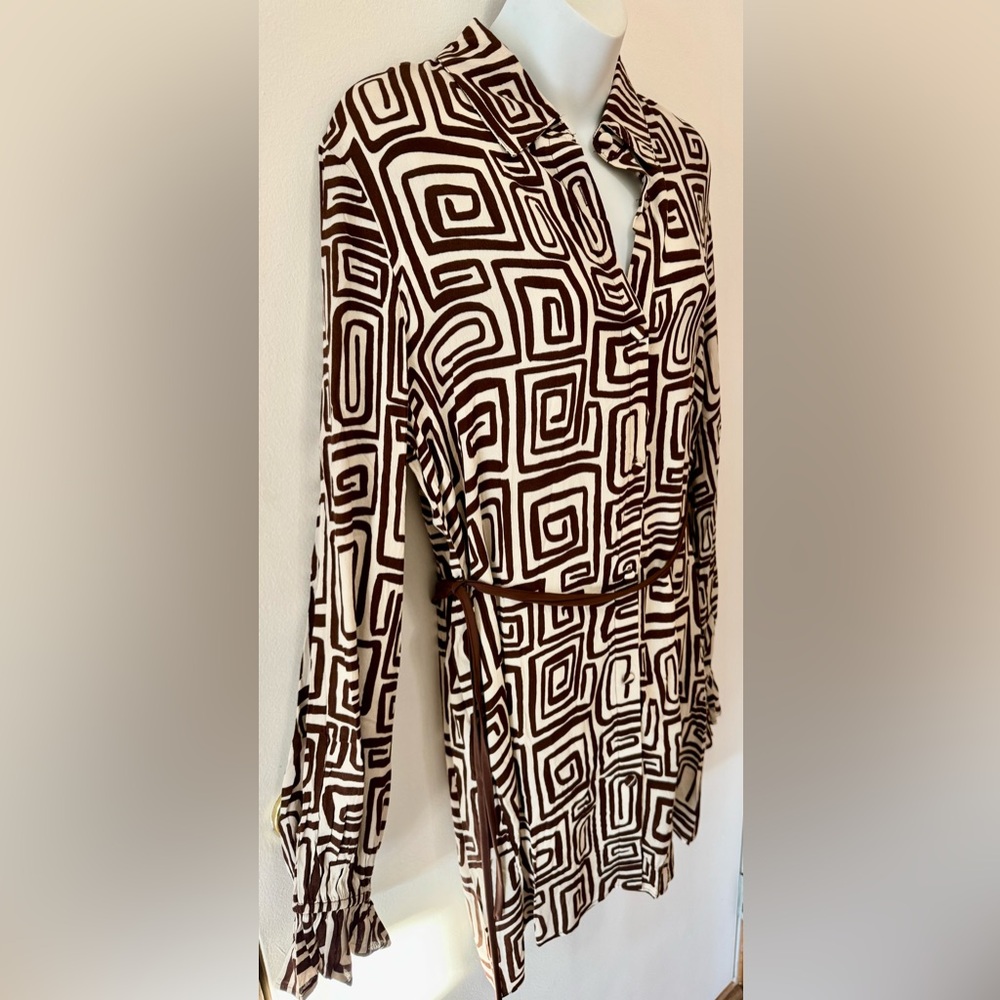 Geometric Patterned Mini Dress - Picture 2 of 11
